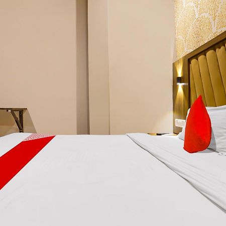 Super Hotel O Homestay Andheri East Мумбай Екстериор снимка