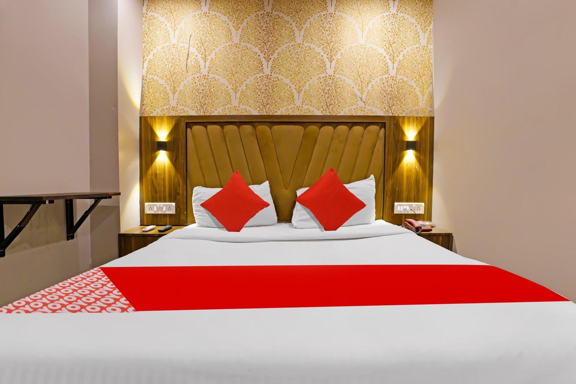 Super Hotel O Homestay Andheri East Мумбай Екстериор снимка