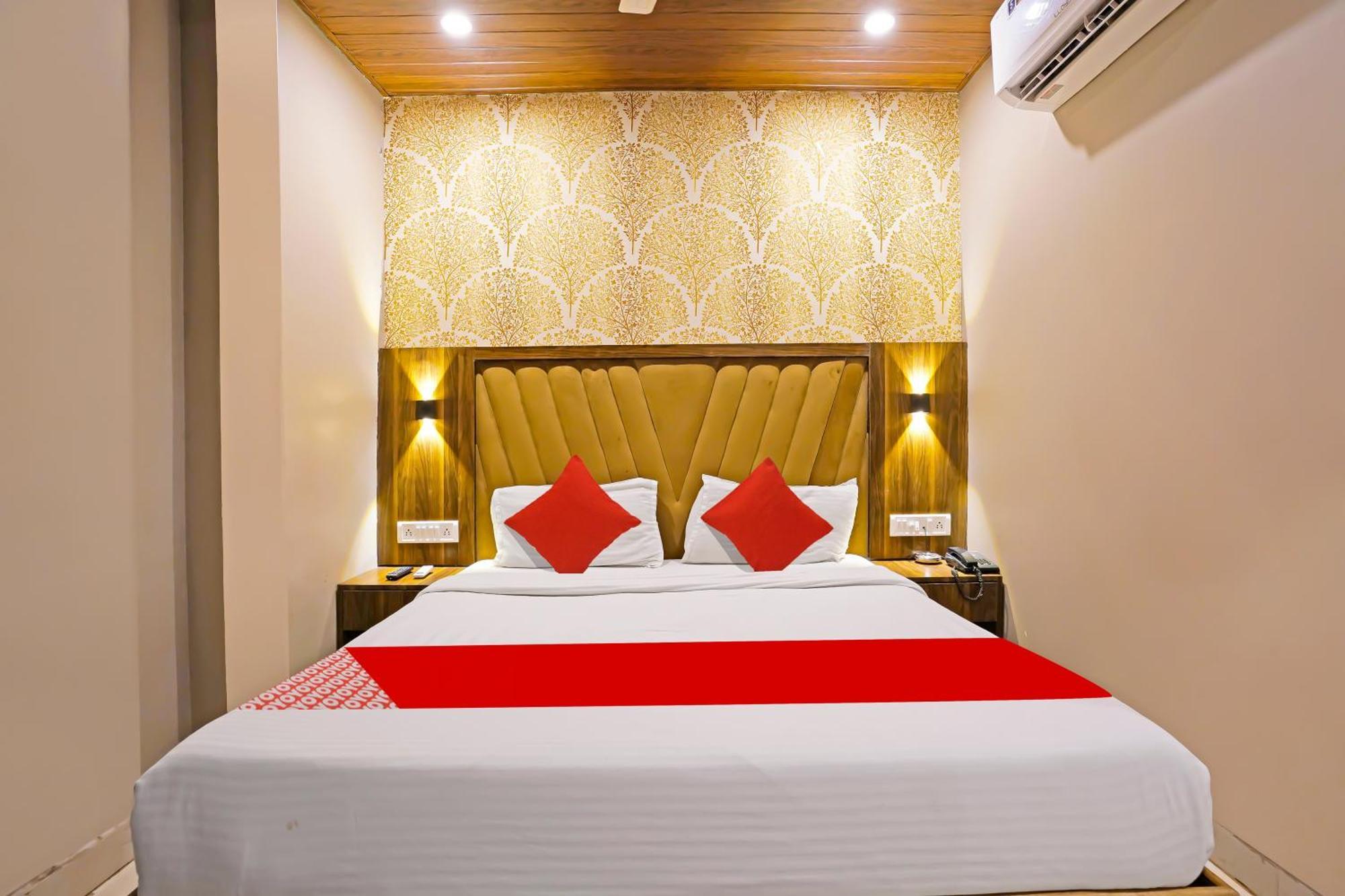 Super Hotel O Homestay Andheri East Мумбай Екстериор снимка