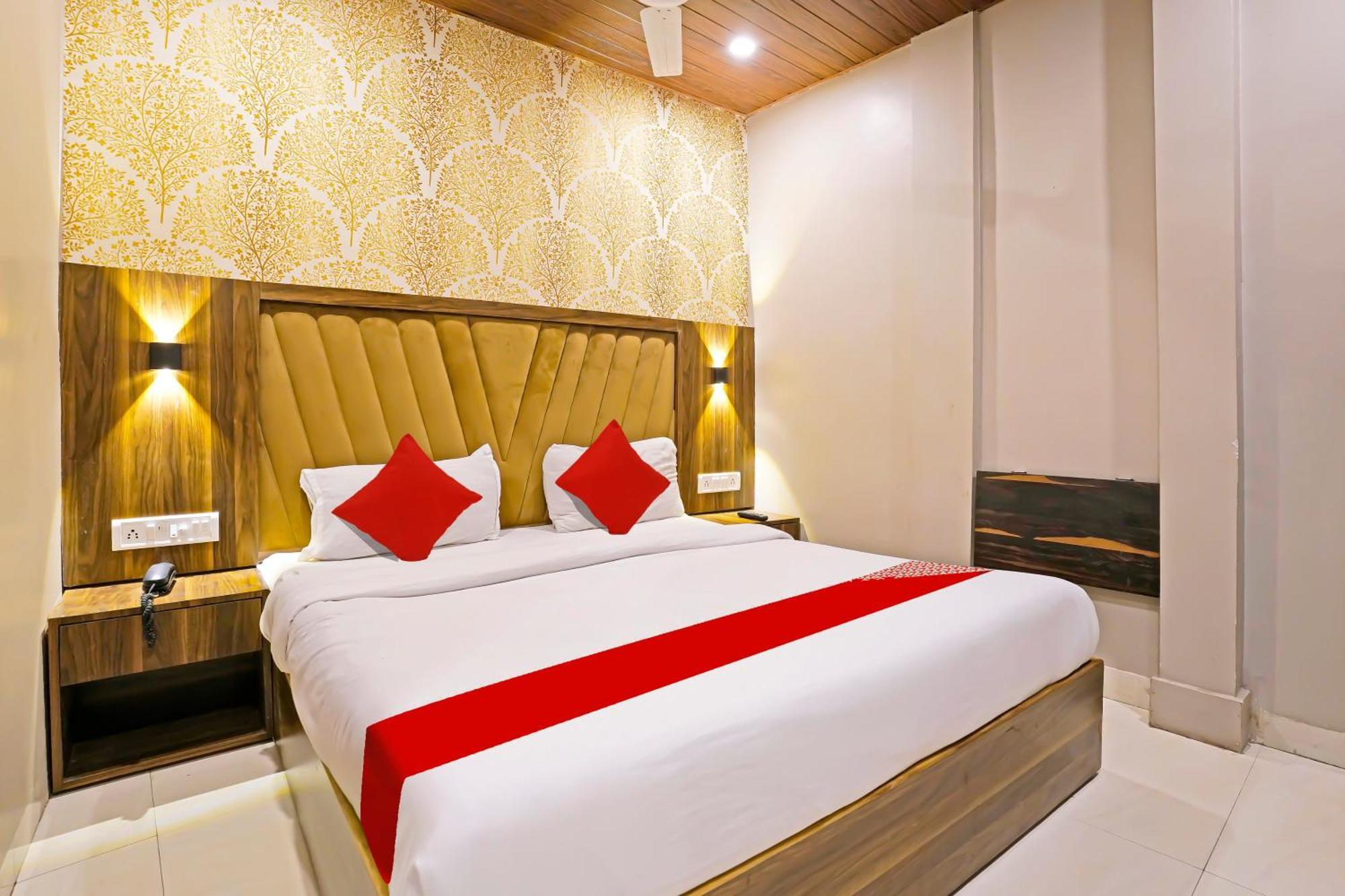 Super Hotel O Homestay Andheri East Мумбай Екстериор снимка