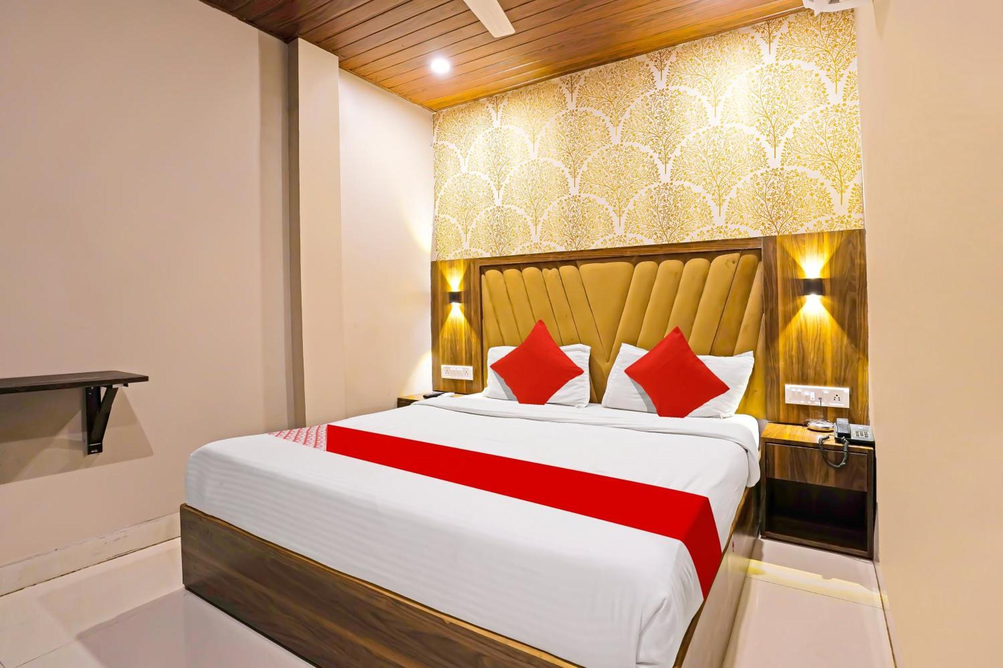Super Hotel O Homestay Andheri East Мумбай Екстериор снимка