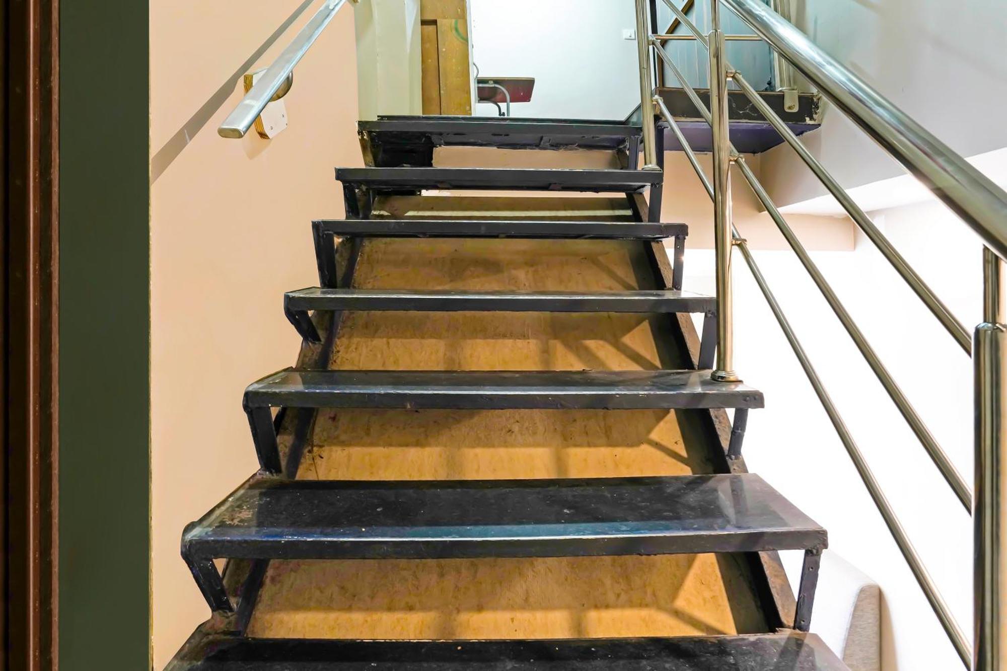 Super Hotel O Homestay Andheri East Мумбай Екстериор снимка